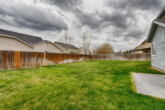 Building Photo - Beautiful home located in sought after Sundance Subdivision