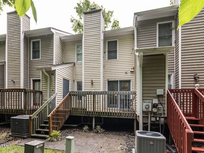 Building Photo - 4646 Fawnbrook Cir