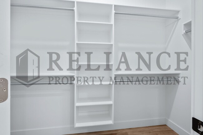 Building Photo - 607 Elmwood St