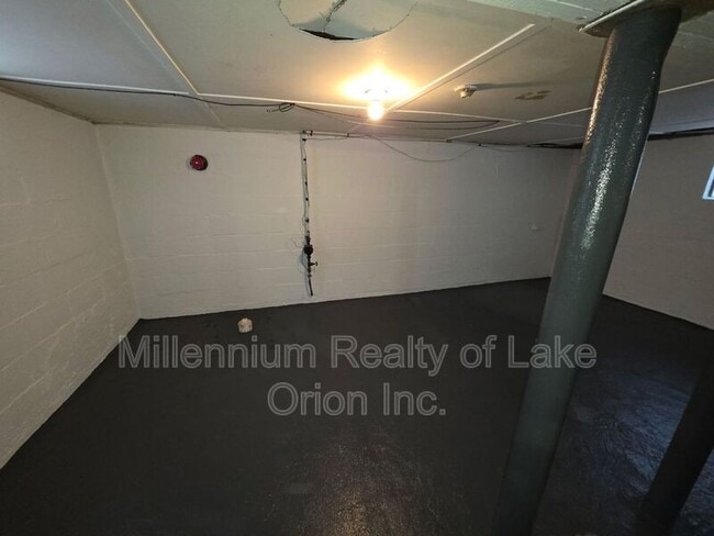 Building Photo - 111 W Cornell Ave