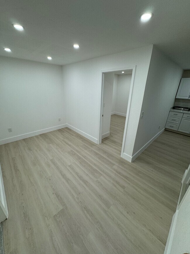 Building Photo - 40 SW 147th Ave