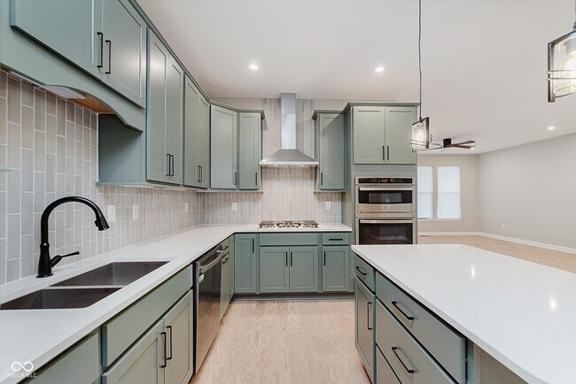 Building Photo - 15099 Covebrook Ln