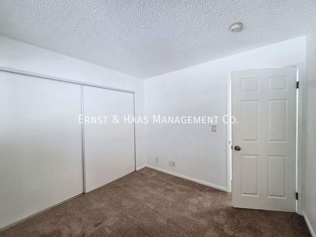 Building Photo - 6673 Hammond Ave C