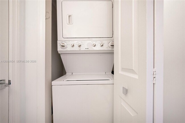 Building Photo - 3500 Coral Wy