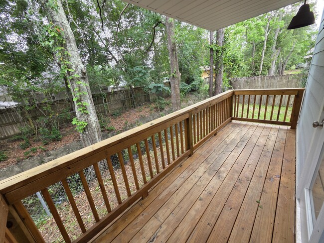 Building Photo - 1030 McLaren Cir