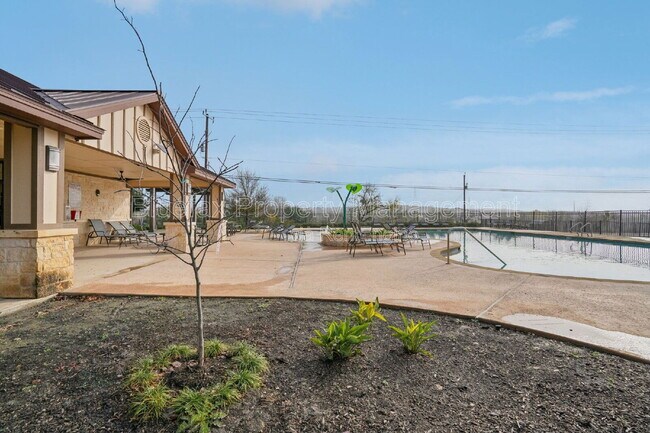 Building Photo - 3322 Stoney Knoll