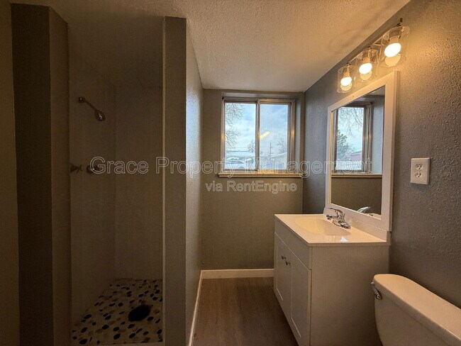 Building Photo - 3055 Carson St