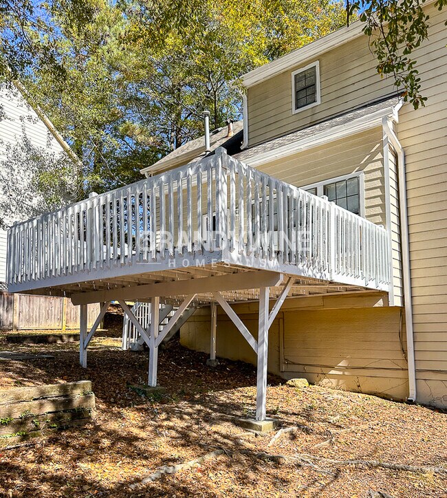Building Photo - One month FREE RENT!