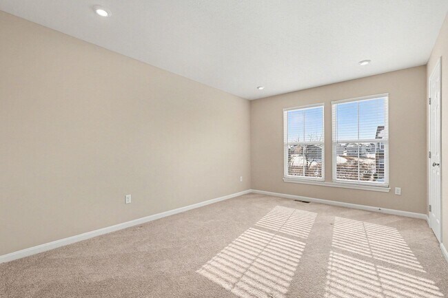 Building Photo - 2116 Penny Ln