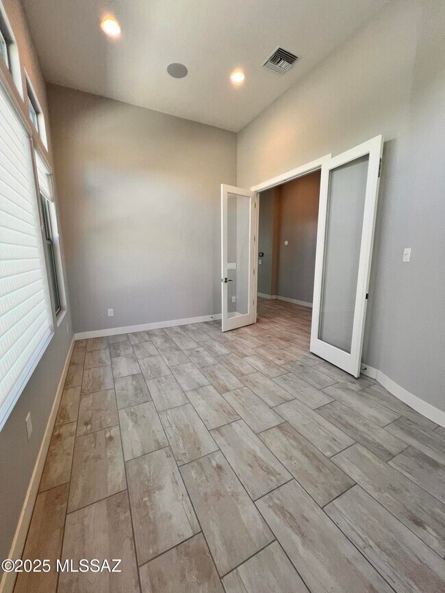 Building Photo - 14205 N Stone View Pl