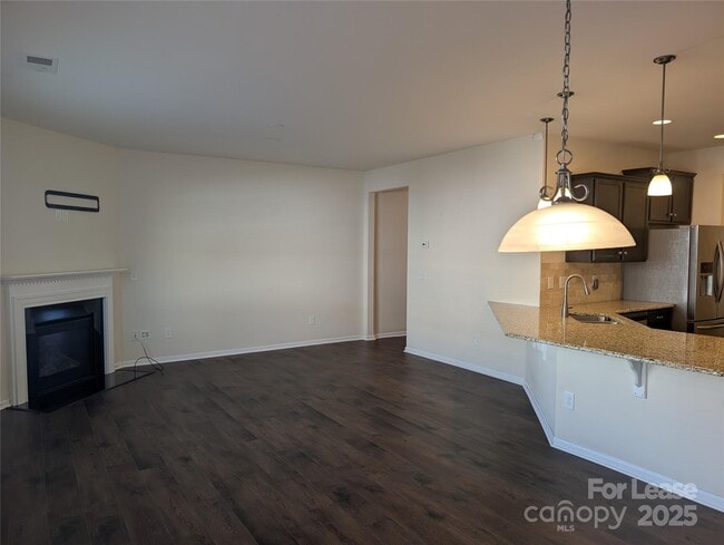 Building Photo - 115 Dellbrook St