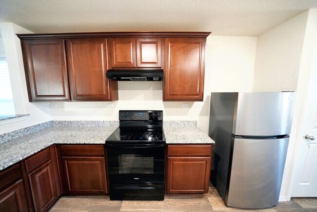 Building Photo - Stylish Move-In Ready Home in Rosillo Ranch, San Antonio, TX - Realtor Commission: $400