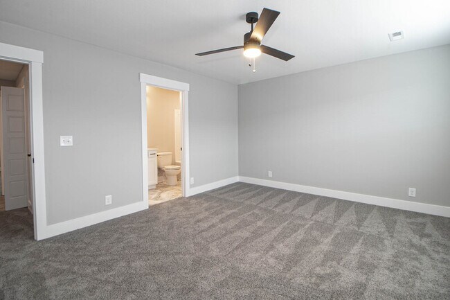 Building Photo - 1605 Jonathan Wade Cir