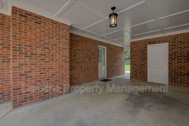 Building Photo - 5132 Rea Rd