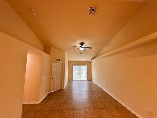Building Photo - 146 SW 47th Terrace