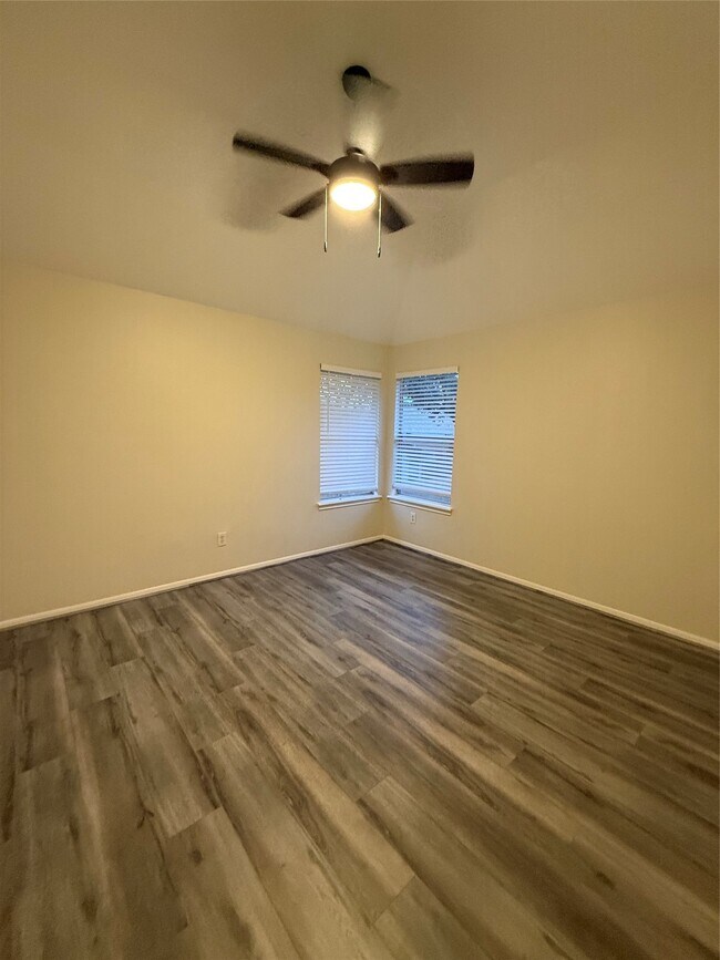 Building Photo - 12919 Deer Cove Ln