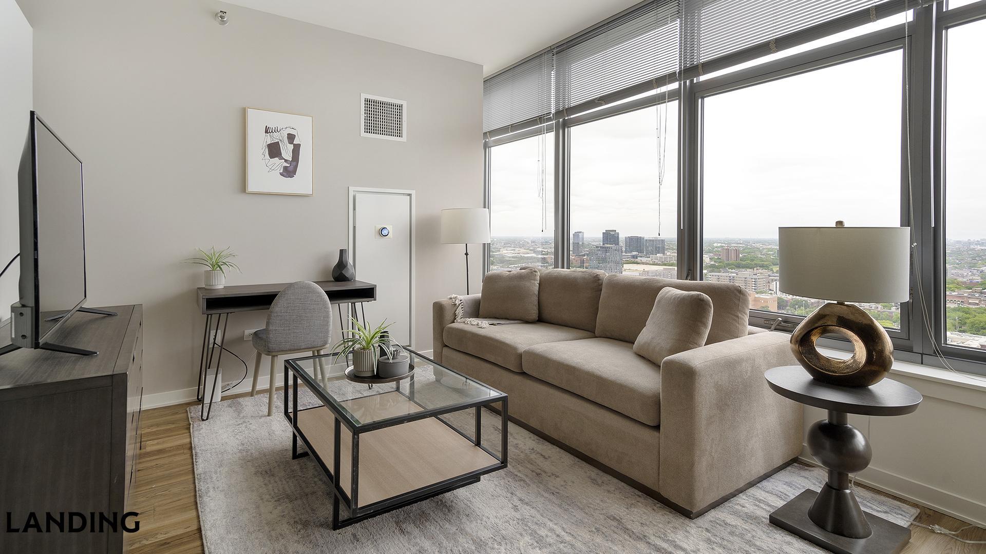 Building Photo - 347 W Chestnut St