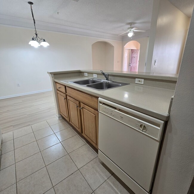 Building Photo - 1 Bedroom Condo for RENT