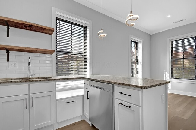 Building Photo - 88 W Frankfort St