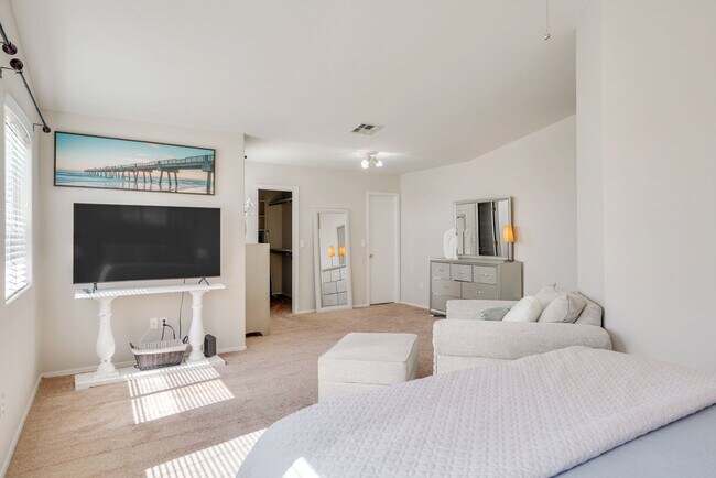 Building Photo - 1209 W Crystal Palace Pl