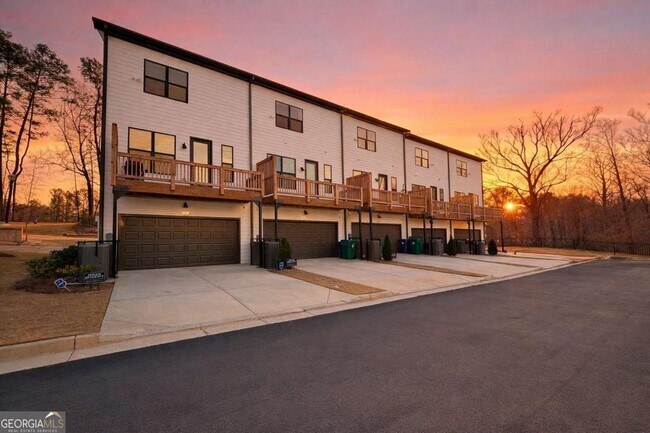 Building Photo - 1375 Walking Wy