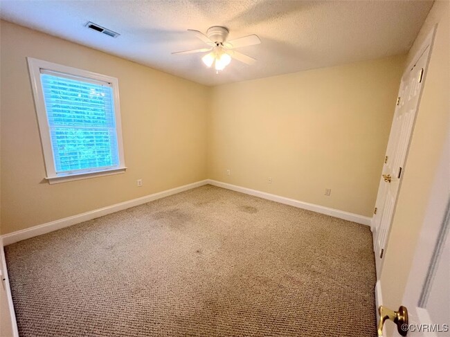 Building Photo - 108 Laurens Ln