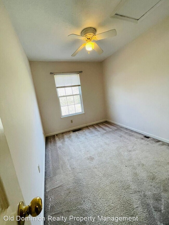 Building Photo - 3 br, 1.5 bath House - 879 Northfield Court