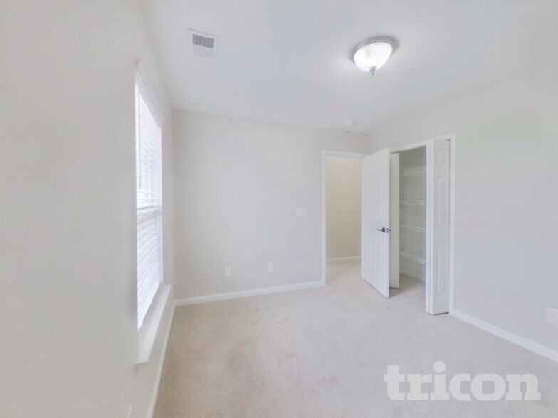 Building Photo - 212 Cochin Trce