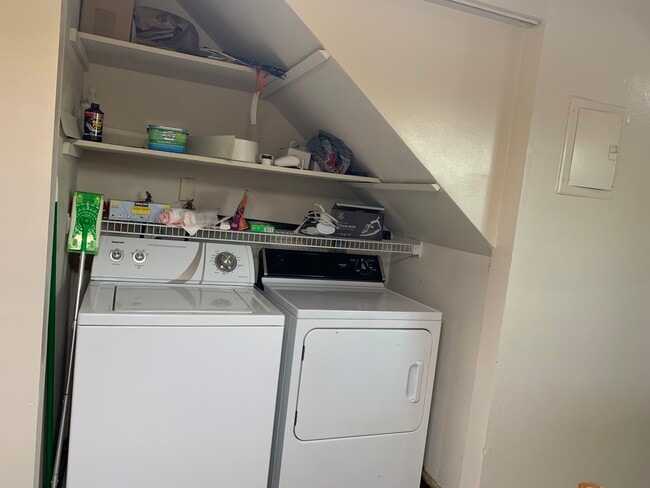 Building Photo - 2290 D St