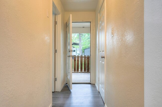 Building Photo - 9574 Darkwood St