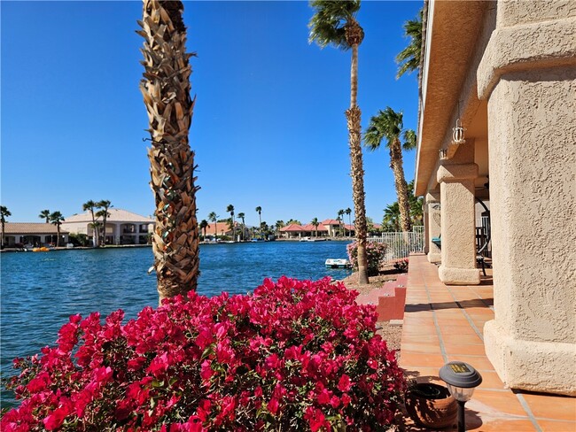 Building Photo - 2068 E Lago Grande Bay