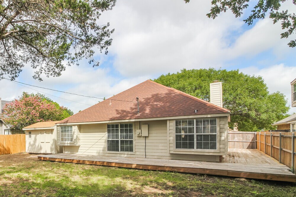 Building Photo - 817 Clover Hill Ln