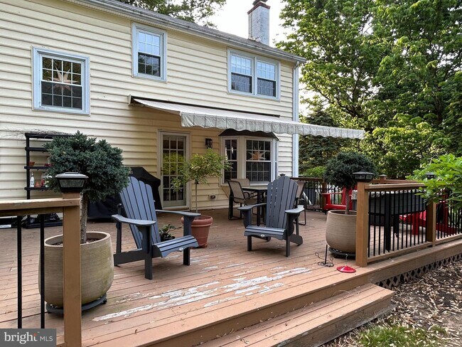 Building Photo - 5 Cedar Woods Dr