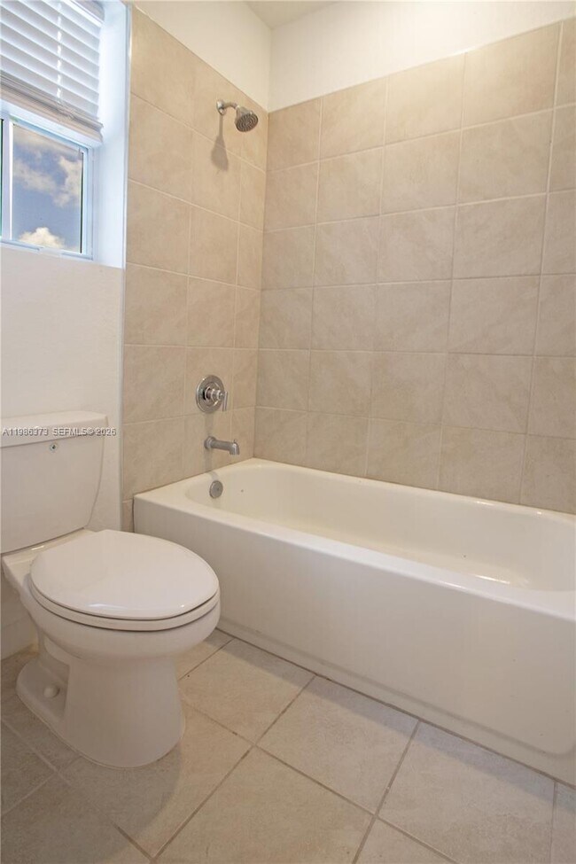 Building Photo - 846 SE 19th St