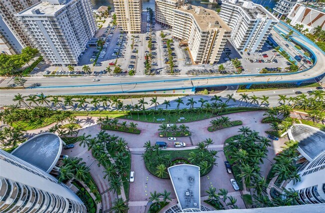 Building Photo - 1830 S Ocean Dr