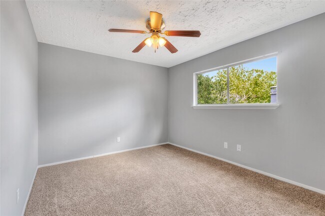 Building Photo - 619 Leicester Ln