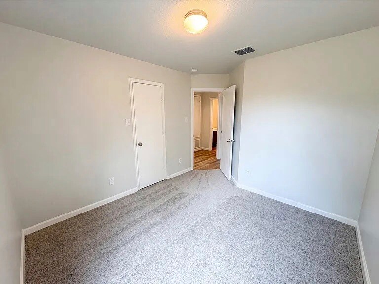 Building Photo - 8849 Sun Haven Way
