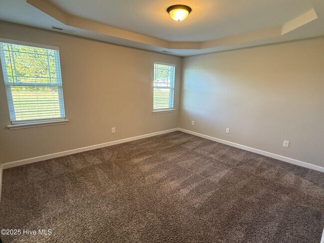Building Photo - 114 Laredo Dr