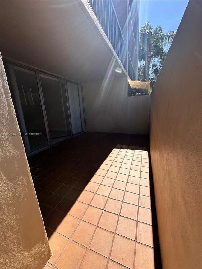 Building Photo - 10875 SW 112th Ave