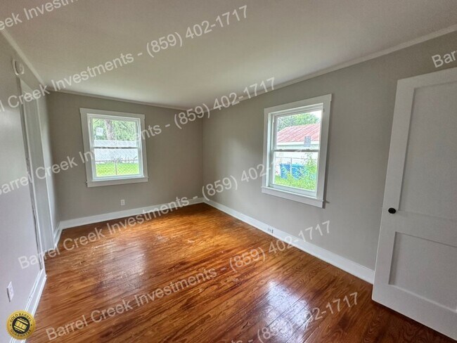 Building Photo - 426-428 Smith (REHAB)