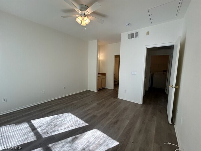 Building Photo - 8250 N Grand Canyon Dr