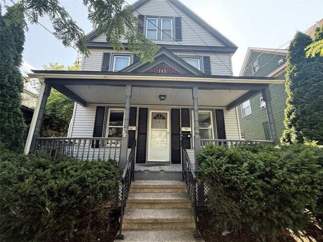 Primary Photo - 143 Harrison St