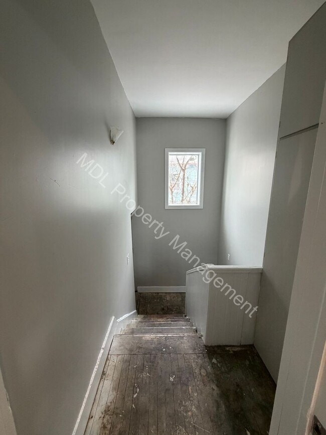 Building Photo - 3 Bedroom House for Rent!