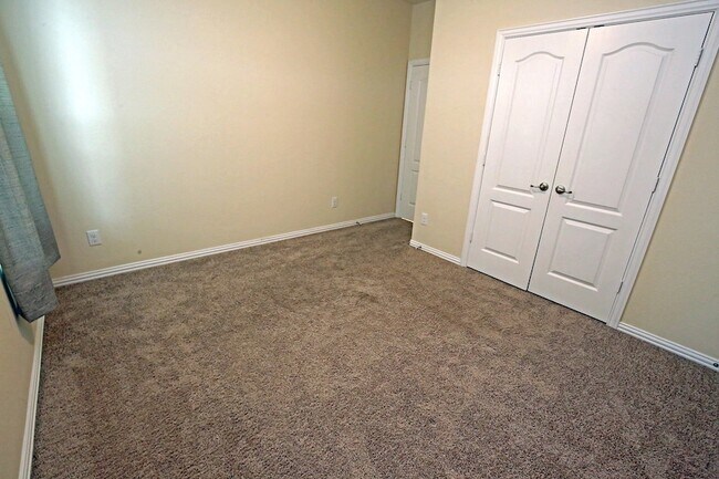 Building Photo - 13346 Pecan Trails Dr