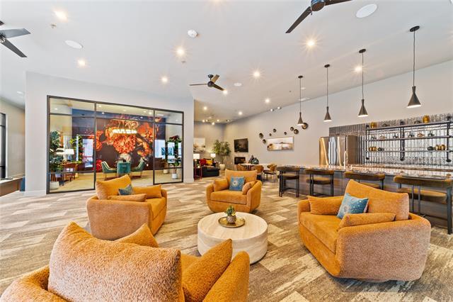 Building Photo - 1900 S Ervay St