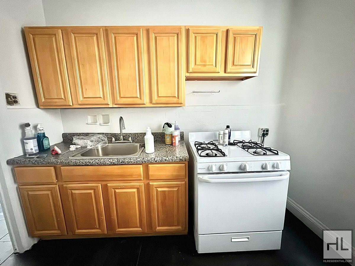 Building Photo - 66 STREET