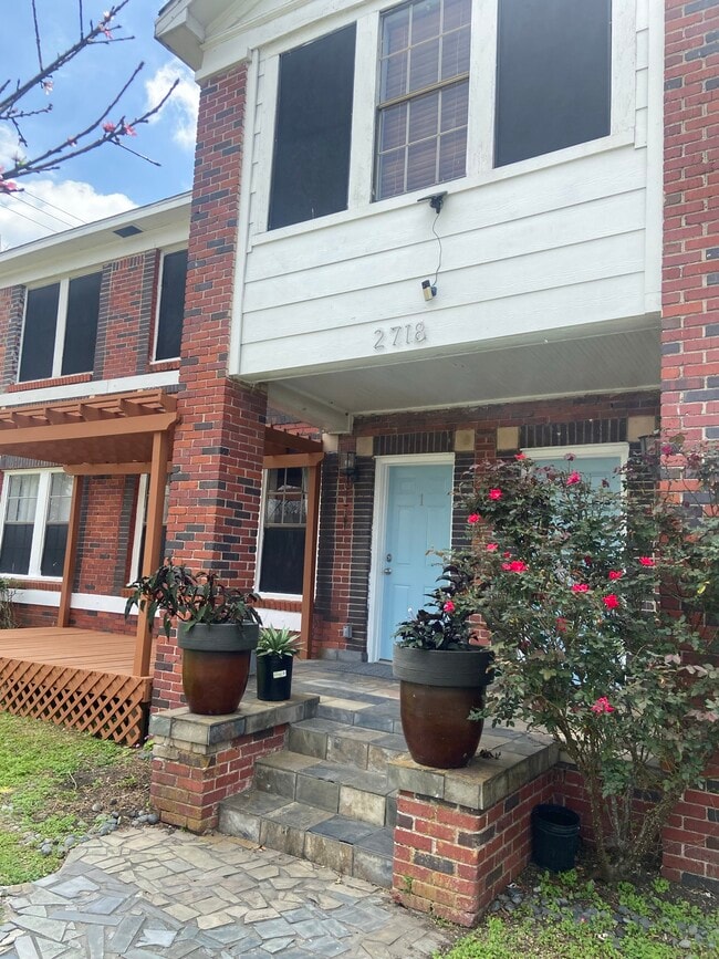 Building Photo - 2718 Cleburne St