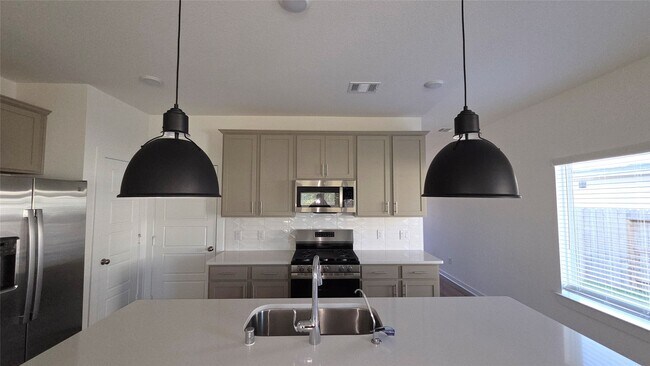 Building Photo - 5847 Sunrise Btm Ln