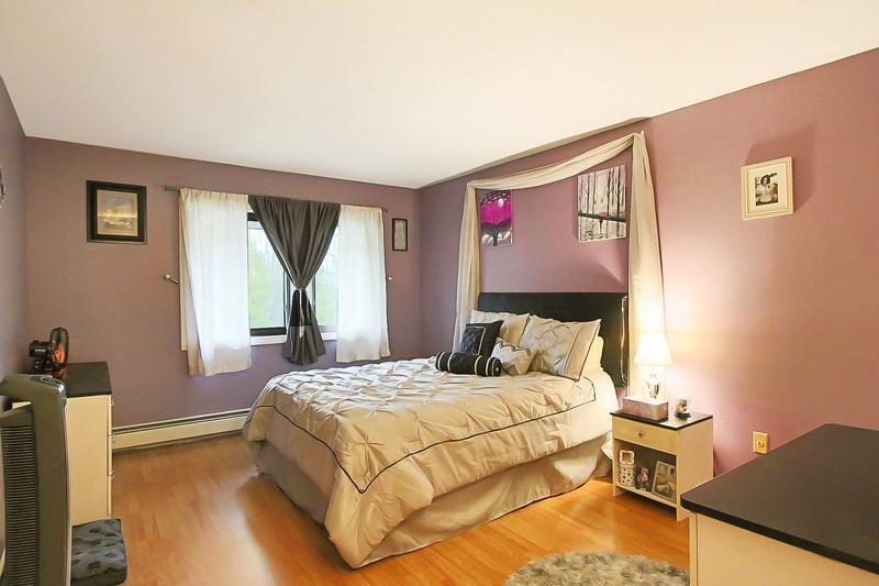 Building Photo - 9 Strawberry Bank Rd