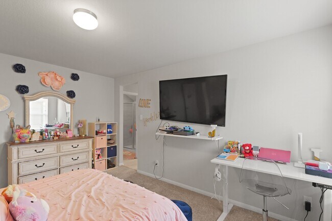 Building Photo - 14615 Olive Sparrow Ln